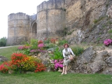 Крепость в Фалезе тоже в цветах