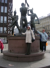 Хельсинки, памятник уплатившим все налоги 